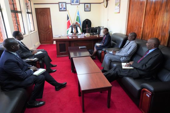 THE AUDITOR GENERAL PAYS THE COUNTY ASSEMBLY SPEAKER A COURTESY CALL